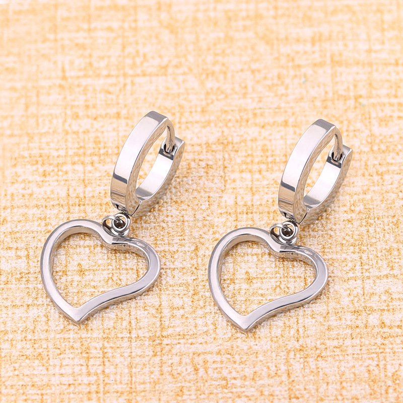 Korean style fashionable titanium steel round circle earrings, stainless steel gold-plated peach heart shaped ear buckles, trendy for men and women