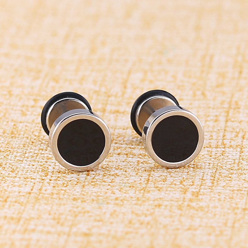 Korean version new titanium steel round black drip oil earrings stainless steel electroplated round cake punk style earrings earrings earrings earrings