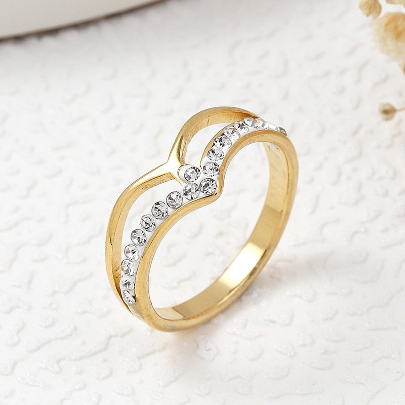 Korean version stainless steel jewelry irregular gold crown inlaid with clay and diamond titanium steel ring manufacturer