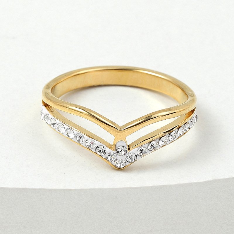 Korean version stainless steel jewelry irregular gold crown inlaid with clay and diamond titanium steel ring manufacturer