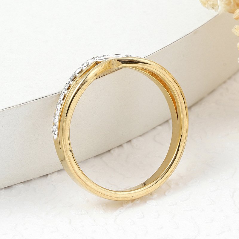 Korean version stainless steel jewelry irregular gold crown inlaid with clay and diamond titanium steel ring manufacturer