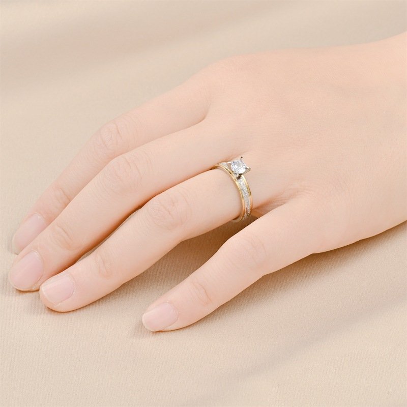 Light luxury niche titanium steel couple's ring, European and American fashion versatile two-color gold diamond ring, Korean version popular accessory