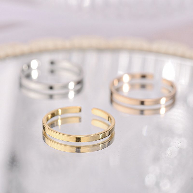 Minimalist plain titanium steel ring with a movable mouth for men, popular in Japan and South Korea, versatile stainless steel couple ring jewelry manufacturer