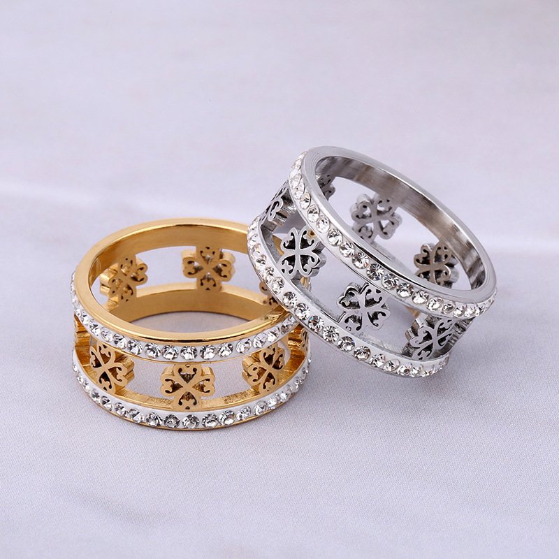 Source factory European and American style clover stainless steel jewelry, two rows of diamond inlaid diamond stainless steel titanium steel ring