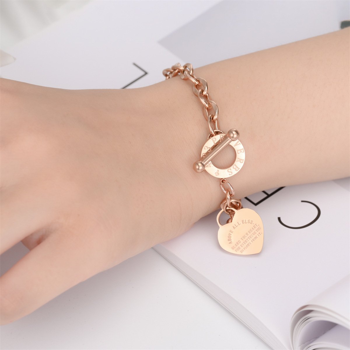 Spot European and American Ins style stainless steel peach heart heart-shaped bracelet with niche design and versatile OT buckle titanium steel bracelet for women