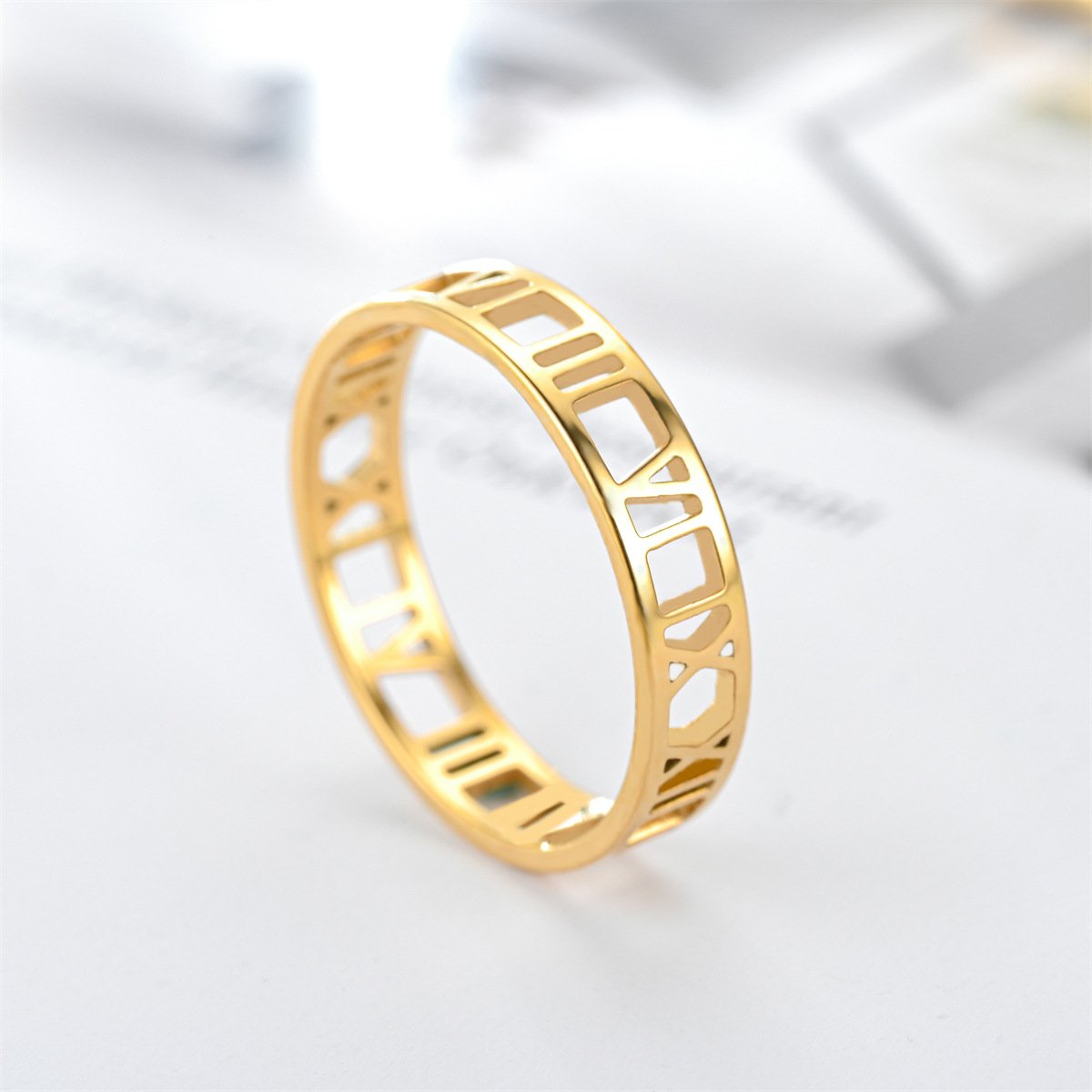 Spot women's light luxury style Roman digital titanium steel ring rose gold European and American popular women's tricolor ring