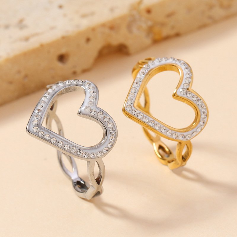 Stainless steel jewelry fashion, light luxury, continuous cutting, mud diamond inlaid heart ring, women's heart-shaped titanium steel ring