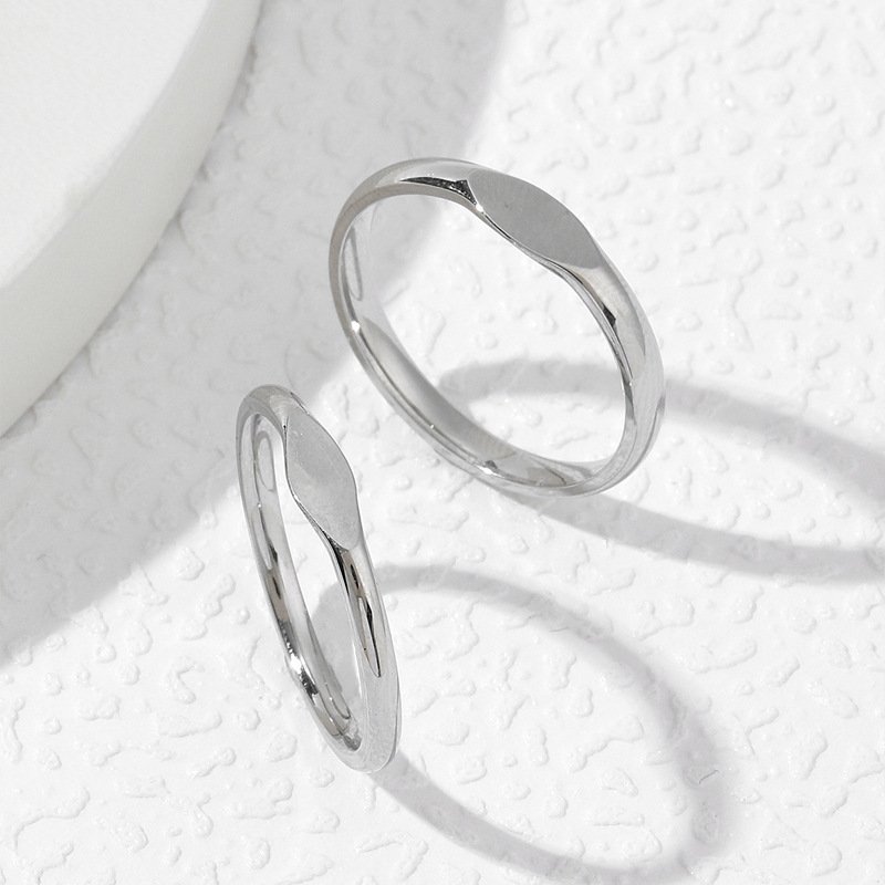 Stainless steel jewelry, fashionable and luxurious, 4mm light plate with engraved characters for couples, titanium steel ring, ring, female origin factory