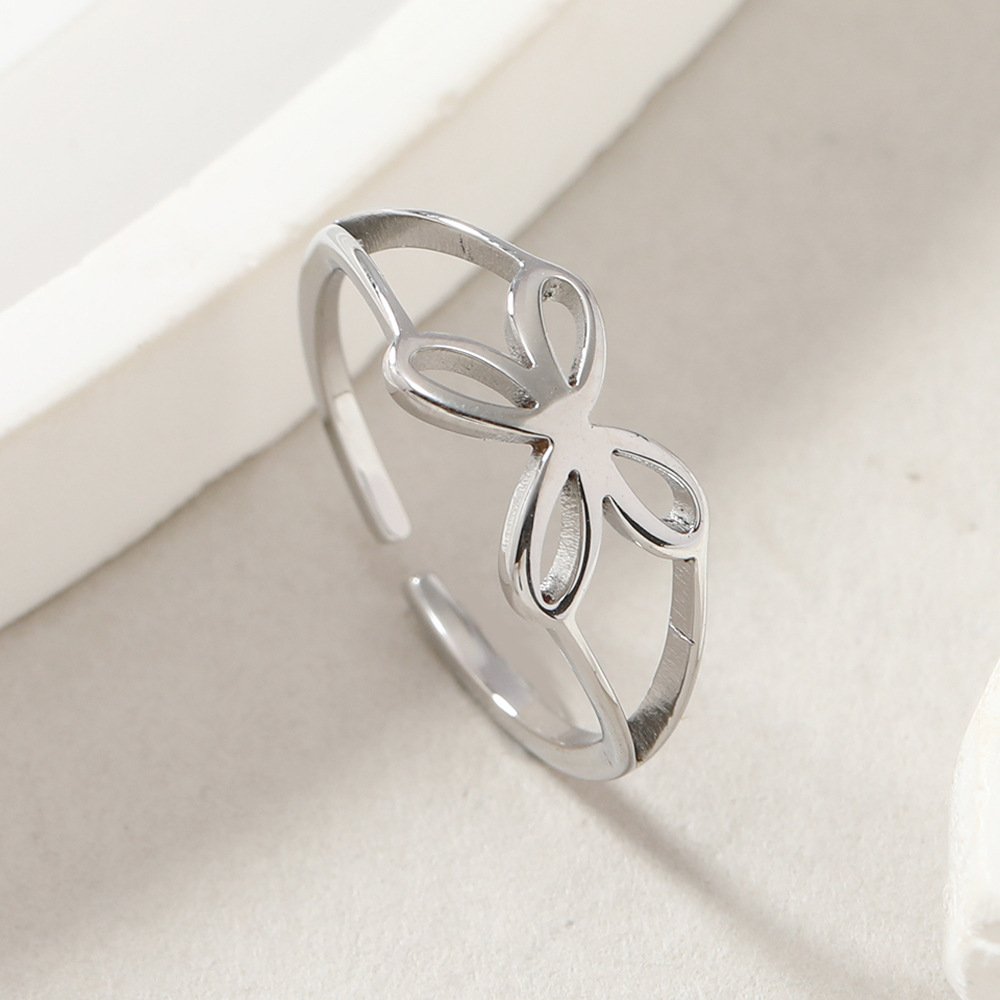 Stainless steel jewelry with simple cutting bow shaped four petal opening adjustable titanium steel ring