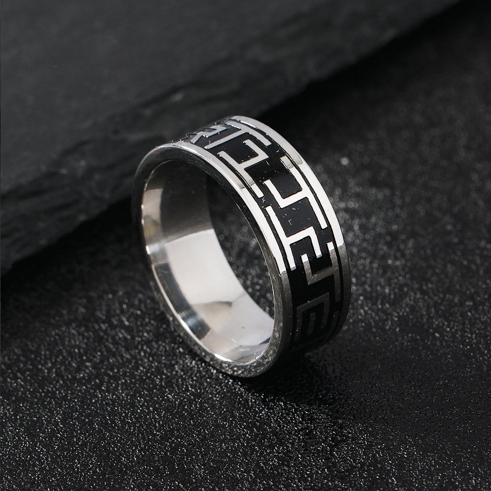 Supply European and American titanium steel rings with corrosion, blackening, oil lettering, men's fashion, stainless steel finger rings