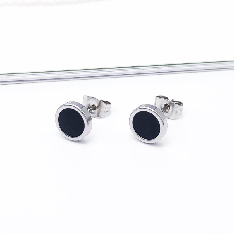 Titanium steel earrings for men 2021 new trend Japanese and Korean hip-hop single personality simple black feminine earrings