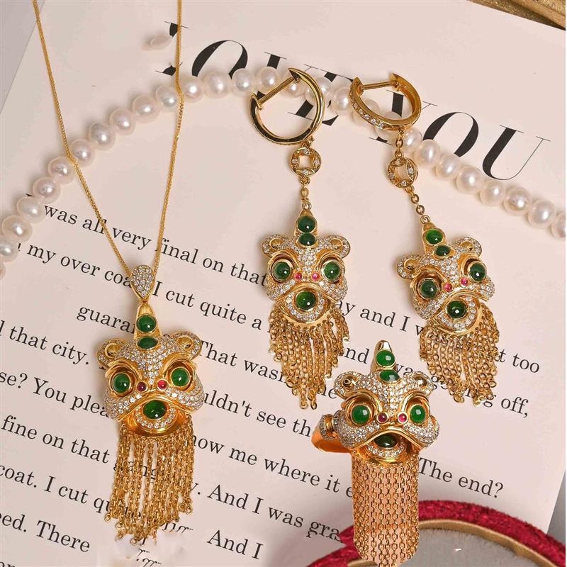 Vintage imitation jade lion dance necklace, emerald pendant, open ring, tassel earring set