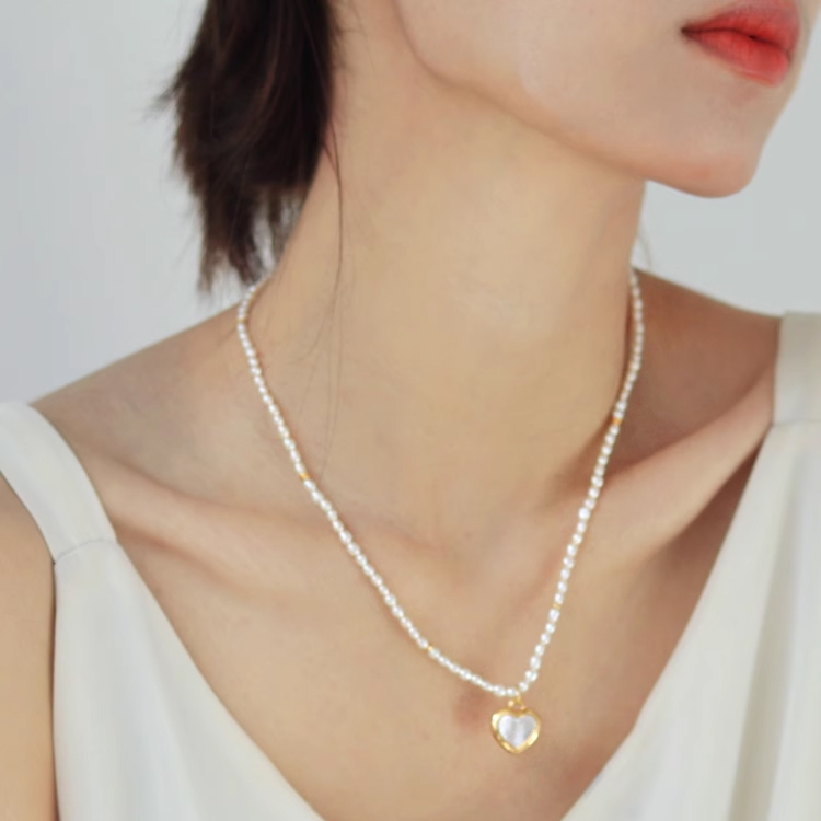 Glossy Sense - High end Sweet and Stylish Freshwater Pearl Necklace Pendant with Golden Beads, Fitted Clavicle Chain for Women