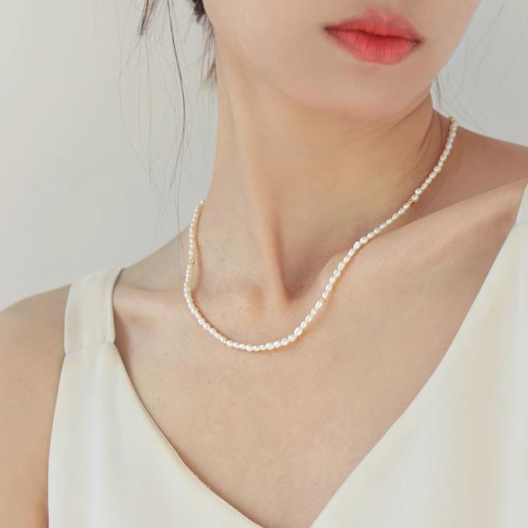 Glossy Sense - High end Sweet and Stylish Freshwater Pearl Necklace Pendant with Golden Beads, Fitted Clavicle Chain for Women