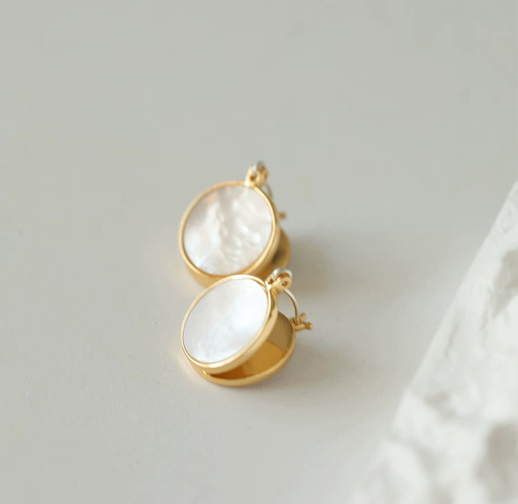 High Ding White Beimu Earrings, Small and Simple Style Earrings, Women's Natural Beike, Unique Design, Elegant Style