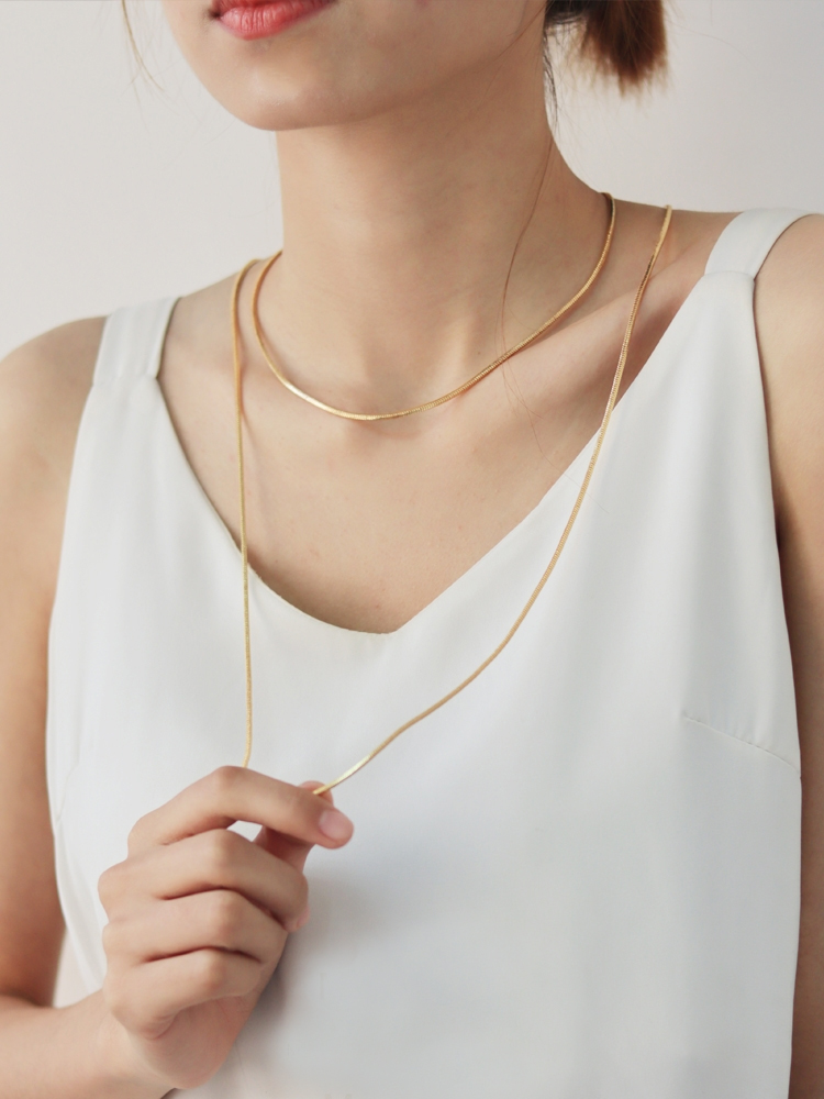 Light luxury, fashionable, personalized, three-dimensional snake bone chain necklace, simple ins stacking, bare chain, collarbone, sweater chain