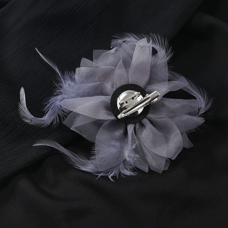 Atmosphere Feather Mesh Flower Crystal Brooch Chest Flower