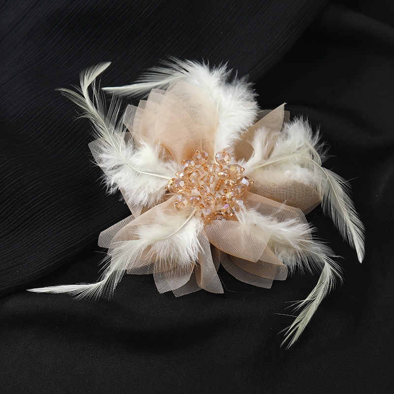 Atmosphere Feather Mesh Flower Crystal Brooch Chest Flower