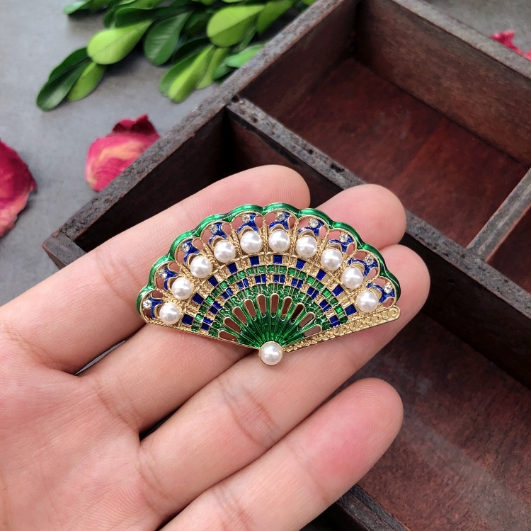 European and American handmade antique style high-end temperament enamel pearl brooch chest flower