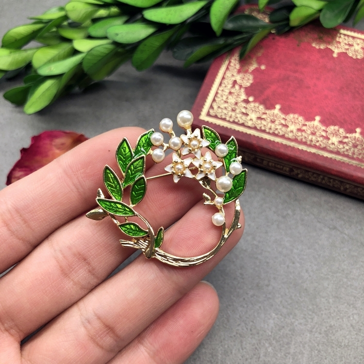 European and American handmade antique style high-end temperament enamel pearl brooch chest flower