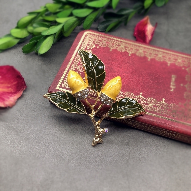 European and American handmade antique style high-end temperament enamel pearl brooch chest flower