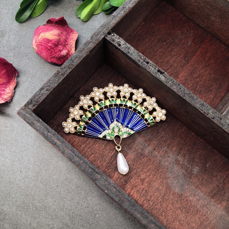 European and American handmade antique style high-end temperament enamel pearl brooch chest flower