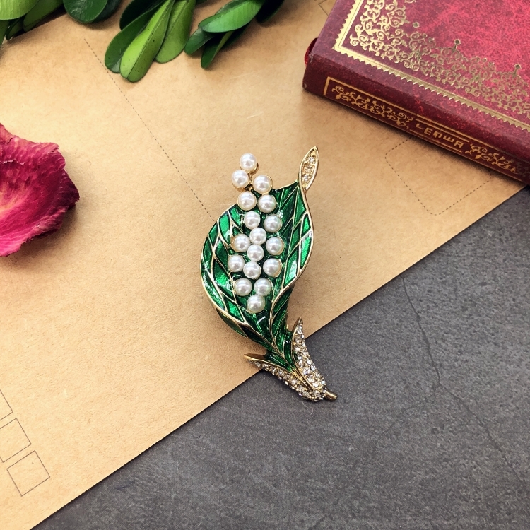 European and American handmade antique style high-end temperament enamel pearl brooch chest flower