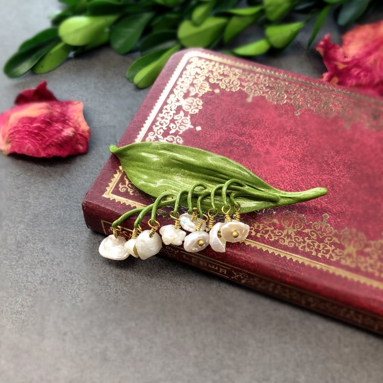 European and American handmade antique style high-end temperament enamel pearl brooch chest flower