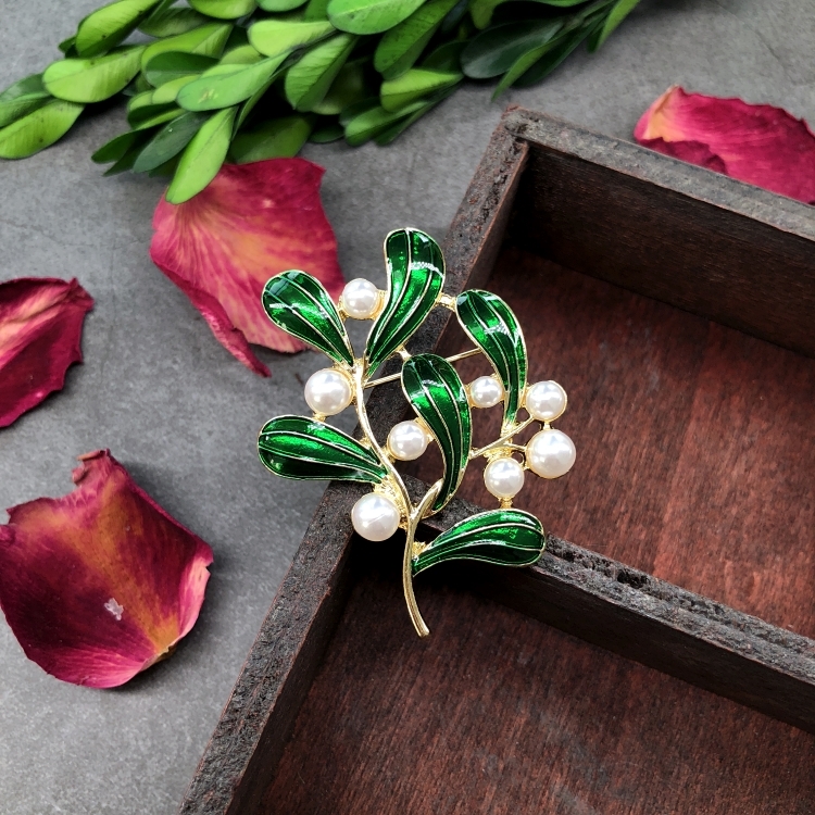 European and American handmade antique style high-end temperament enamel pearl brooch chest flower