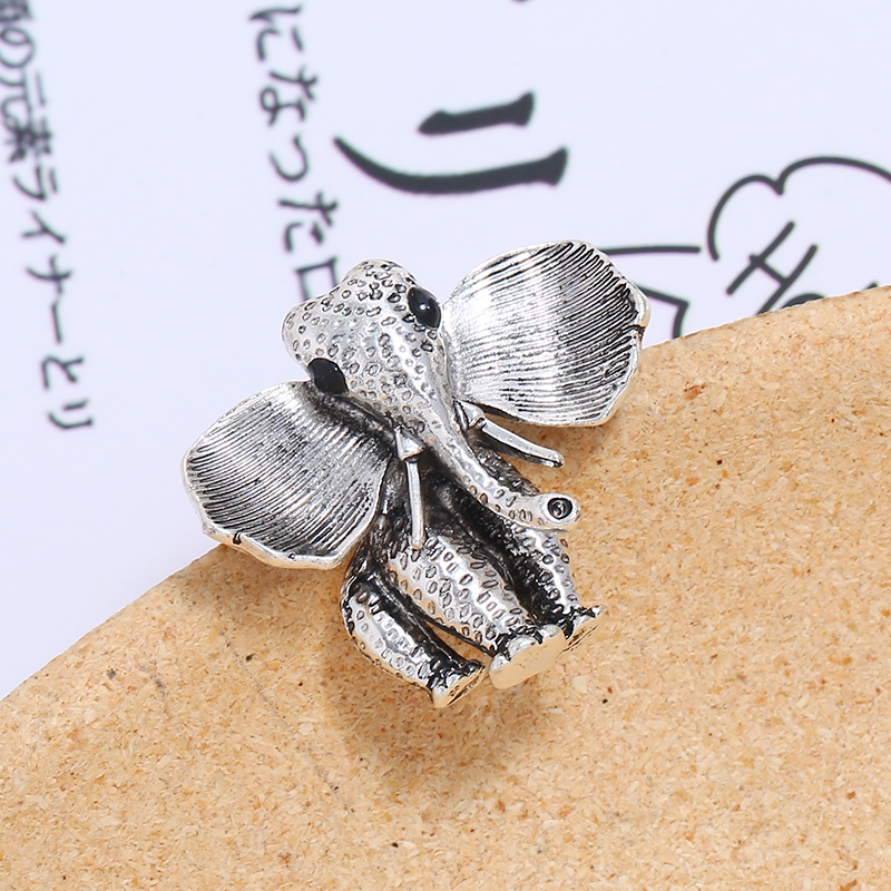 Fashionable, simple and exquisite crystal butterfly pearl small brooch chest flower