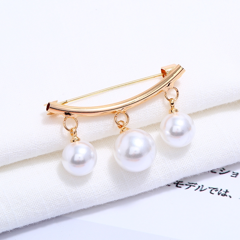 Fashionable, simple and exquisite crystal butterfly pearl small brooch chest flower