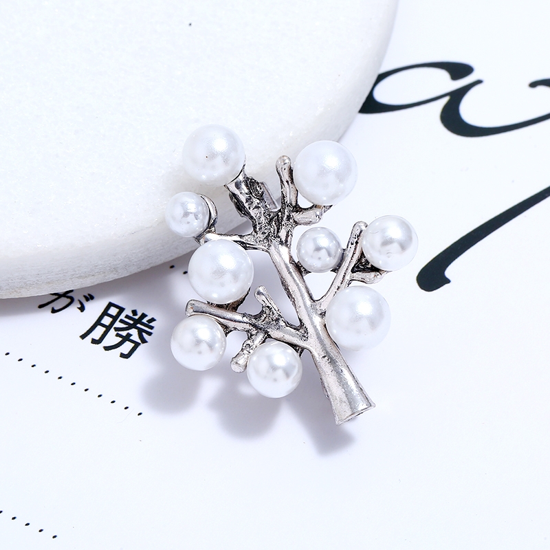 Fashionable, simple and exquisite crystal butterfly pearl small brooch chest flower