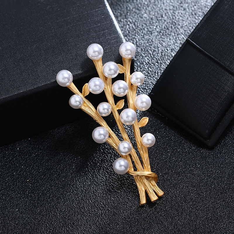 Flower and pearl gold beautiful luxurious temperament brooch chest flower