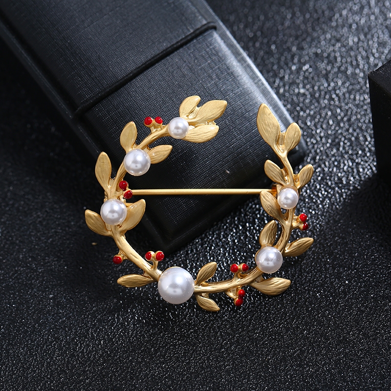 Flower and pearl gold beautiful luxurious temperament brooch chest flower