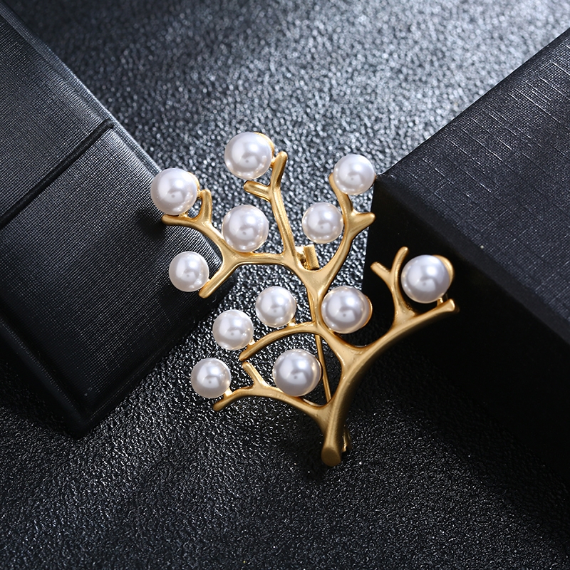 Flower and pearl gold beautiful luxurious temperament brooch chest flower