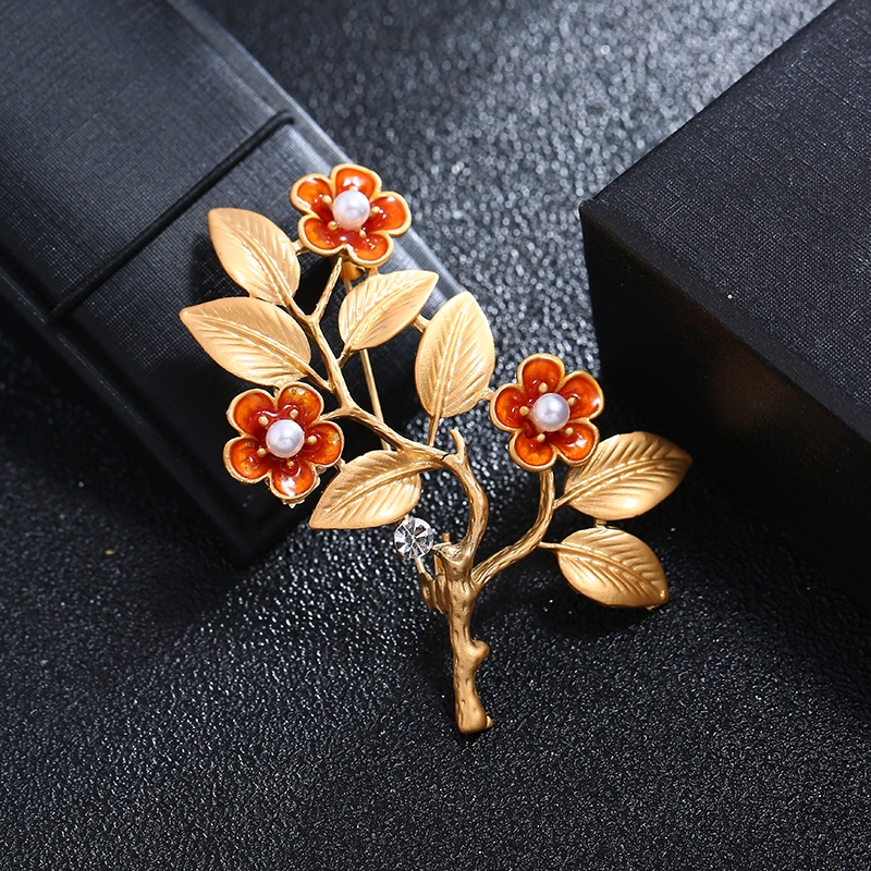 Flower and pearl gold beautiful luxurious temperament brooch chest flower