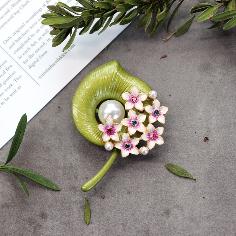 Handmade vintage forest plant series high-end pearl brooch chest flower