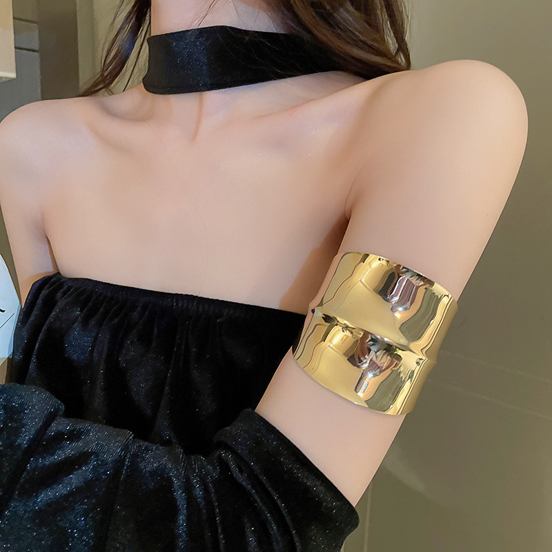 Irregular metal pleated open bracelet