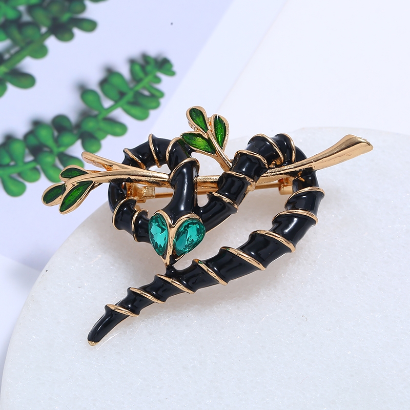 Original personalized insect animal water diamond brooch breast flower