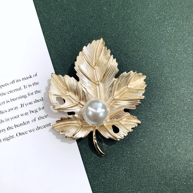 Retro Baroque Western Matte Gold Pearl Crown Palace Jewel Brooch Chest Flower