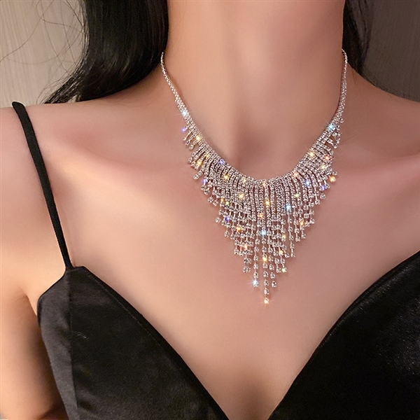 Sparkling and dazzling diamond studded banquet tassel necklace