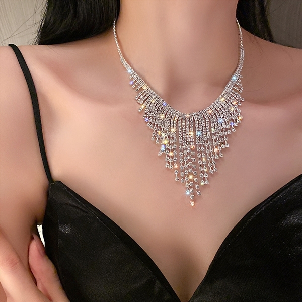 Sparkling and dazzling diamond studded banquet tassel necklace