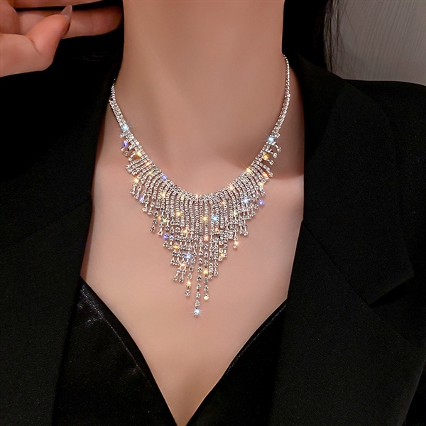 Sparkling and dazzling diamond studded banquet tassel necklace