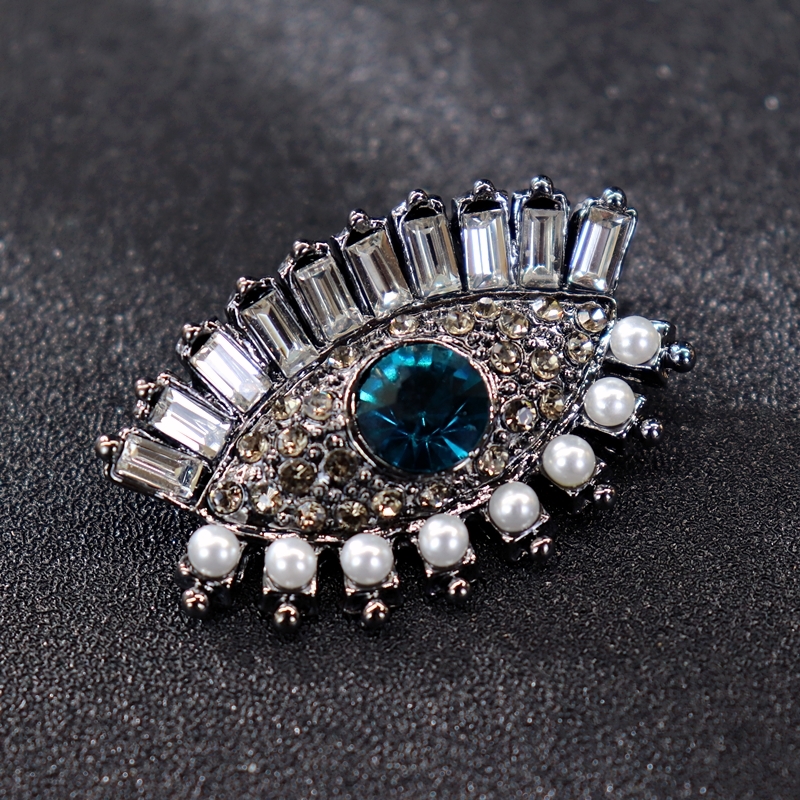 Various pearl, crystal, sapphire, luxurious diamond studded brooch, chest flower