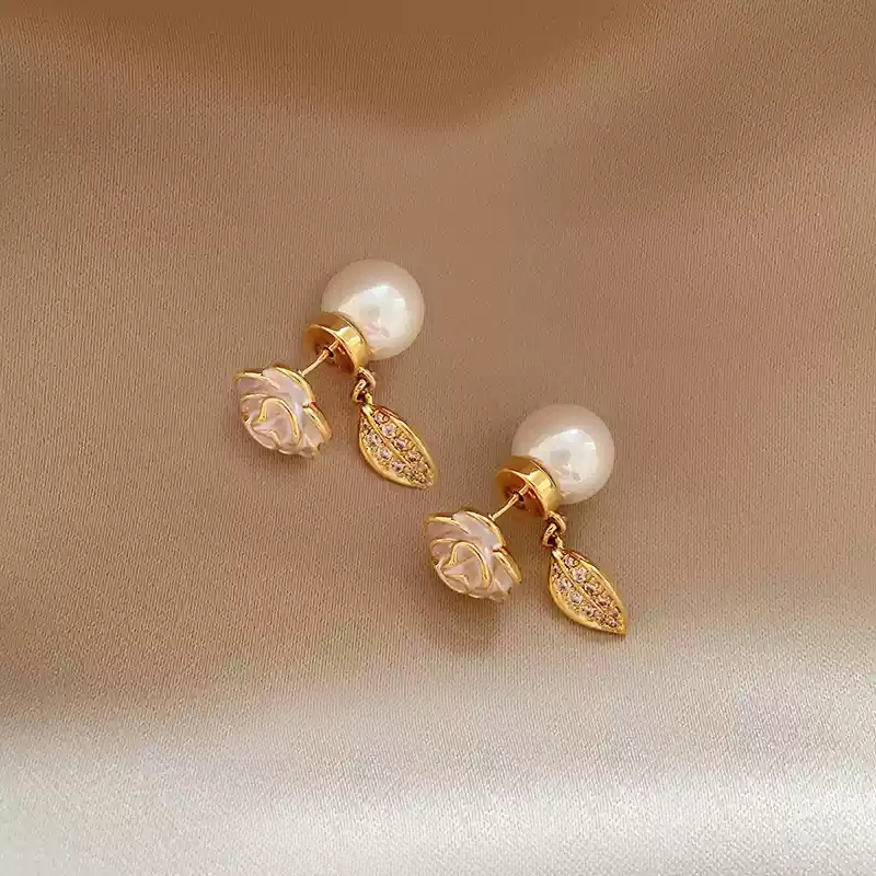 Camellia pearl zircon earrings