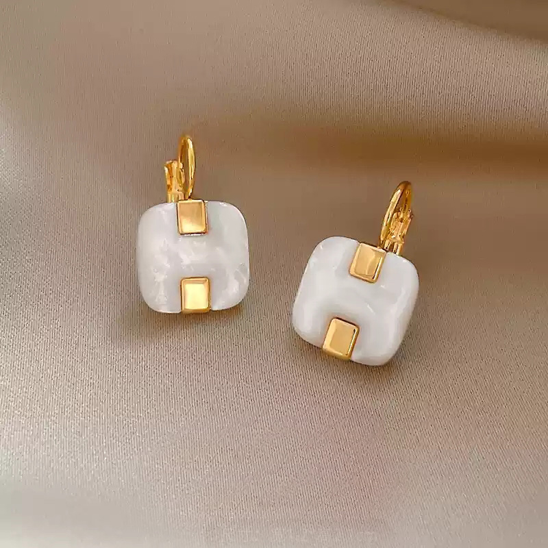 Compact and Natural Beimu Earrings