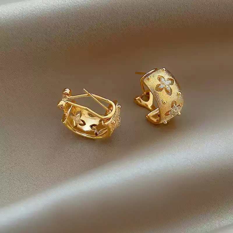 Golden Clover Earrings/925 Silver stud post Pair