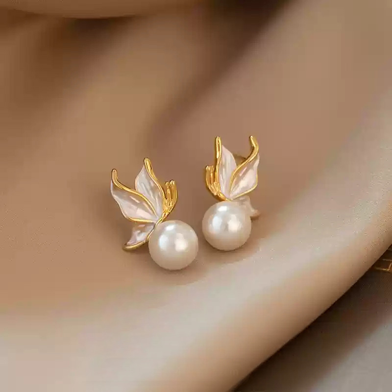 Pearl flower earrings