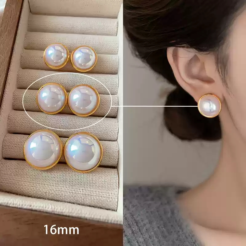 Medium/High gloss pearl earrings/925 silver stud posts