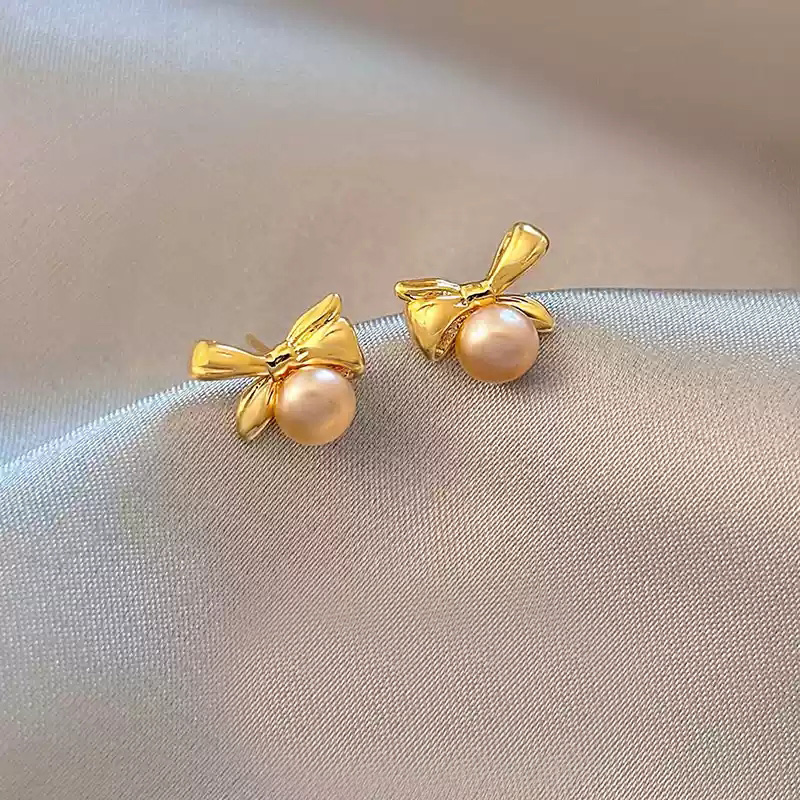 Butterfly Knot Pearl Earrings [Champagne]